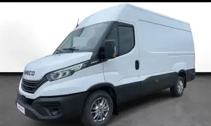 Biały Iveco 35s18, nowoczesny furgon gotowy do pracy. Idealny do transportu towarów.