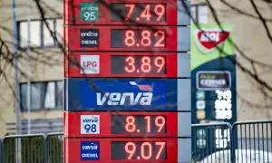 Cena on hurt paliw: benzyna 95 za 7.49, diesel za 8.82 i 9.07, LPG za 3.89.