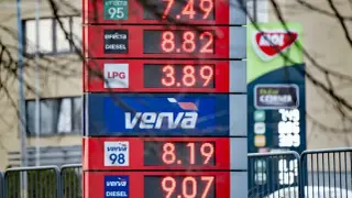 Cennik stacji paliw Lotos: Efecta 95 za 7,49 zł, Diesel za 8,82 zł, LPG za 3,89 zł. Verve 98 za 8,19 zł, Verve Diesel za 9,07 zł.
