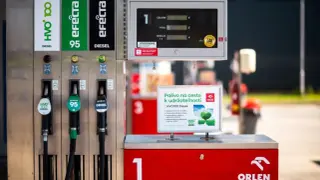 Dystrybutor paliw z HVO100 Diesel, paliwem przyszłości dla zrównoważonego transportu.