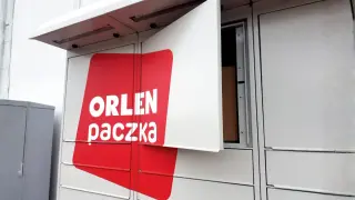 Automat paczkowy ORLEN. Dowiedz się, jak nadać paczkę Orlen, korzystając z wygodnych skrytek.