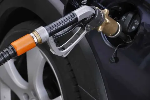 Wymiana butli LPG: Cały dzień w warsztacie? Czas, koszty, formalności
