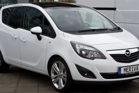 Pojemność baku Opel Meriva 1.4: Ile litrów? Zasięg i rezerwa