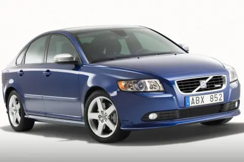 Pojemność baku Volvo S40: Ile litrów i jaki zasięg?