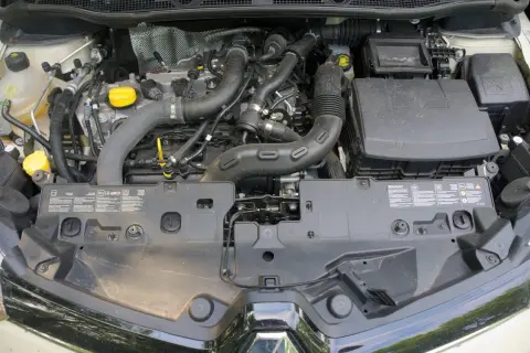 Silnik Renault Captur 2017, czysty i zadbany, gotowy do drogi.