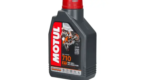 Motul: Czy to dobry olej? Ekspert ocenia, czy warto dopłacić!