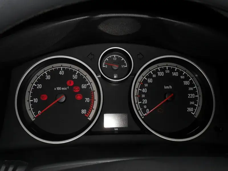 kontrolka rezerwy paliwa Opel Astra H