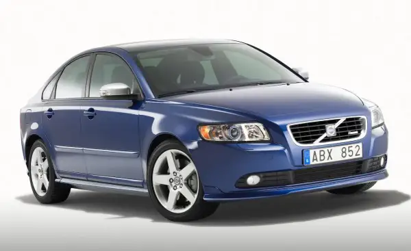 Pojemność baku Volvo S40: Ile litrów i jaki zasięg?